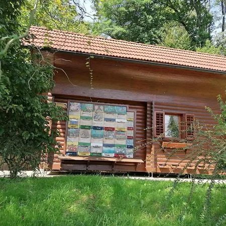 Bukor With Seasonal Pool Apartment