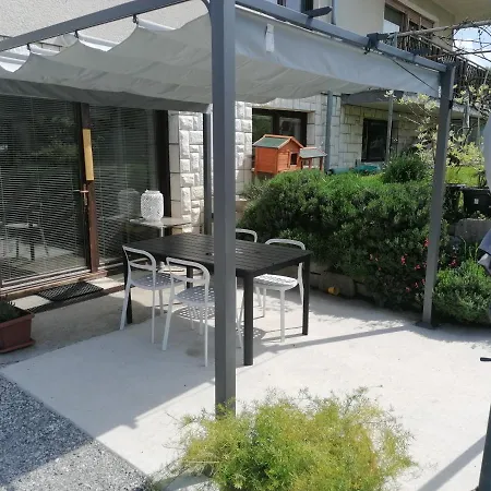 Bukor With Seasonal Pool Апартаменты Lukovica pri Domzalah