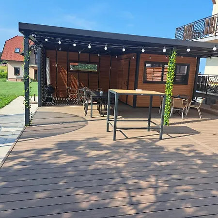 Bukor With Seasonal Pool Apartma Lukovica pri Domzalah