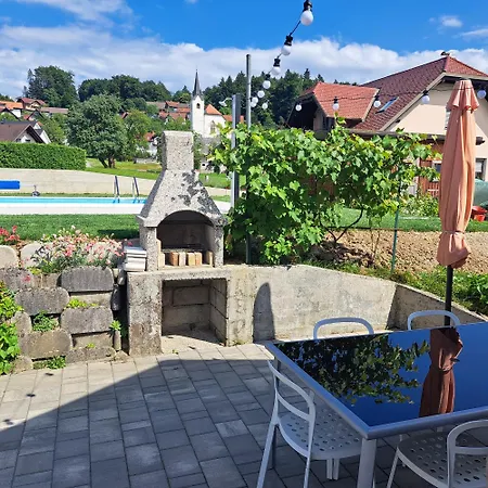 Bukor With Seasonal Pool Apartment