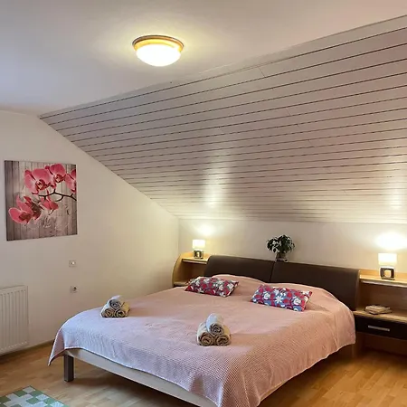 Bukor With Seasonal Pool Апартаменты Lukovica pri Domzalah