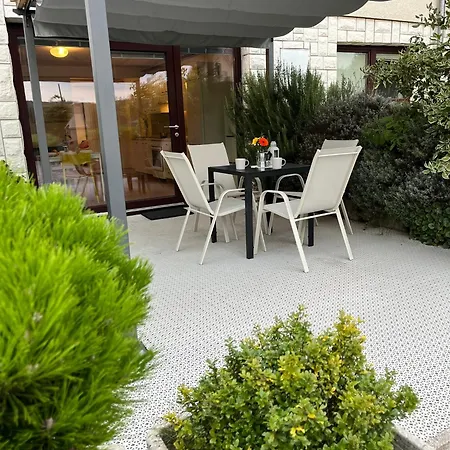 Bukor With Seasonal Pool Апартаменты Lukovica pri Domzalah