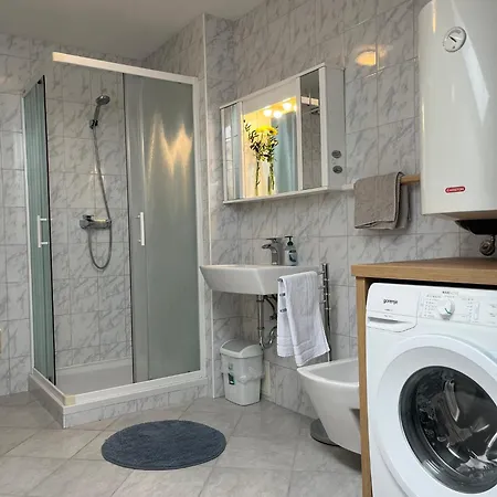 Апартаменты Bukor With Seasonal Pool Lukovica pri Domzalah