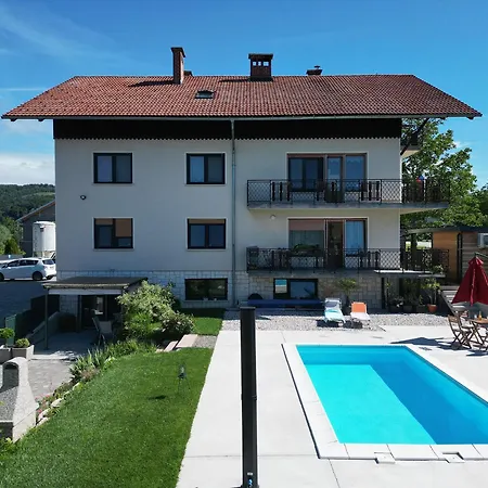 Bukor With Seasonal Pool Apartment *