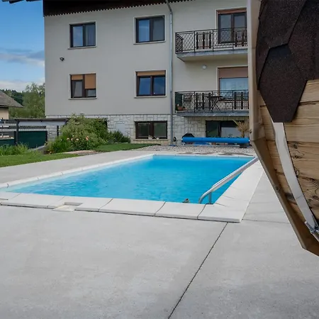 Apartment Bukor With Seasonal Pool Lukovica pri Domzalah