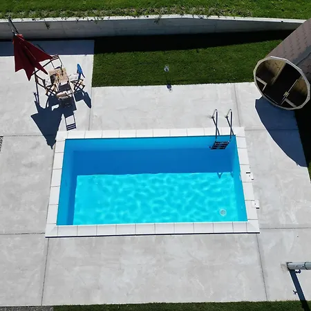 Bukor With Seasonal Pool *