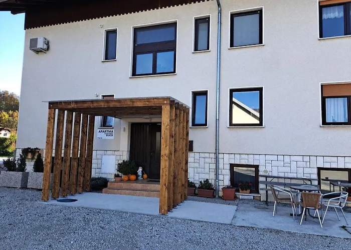 Bukor With Seasonal Pool Apartamento *