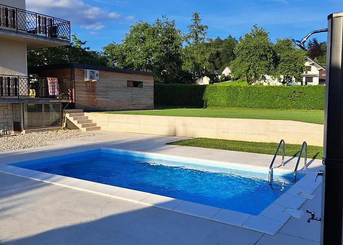 Bukor With Seasonal Pool * Lukovica pri Domzalah