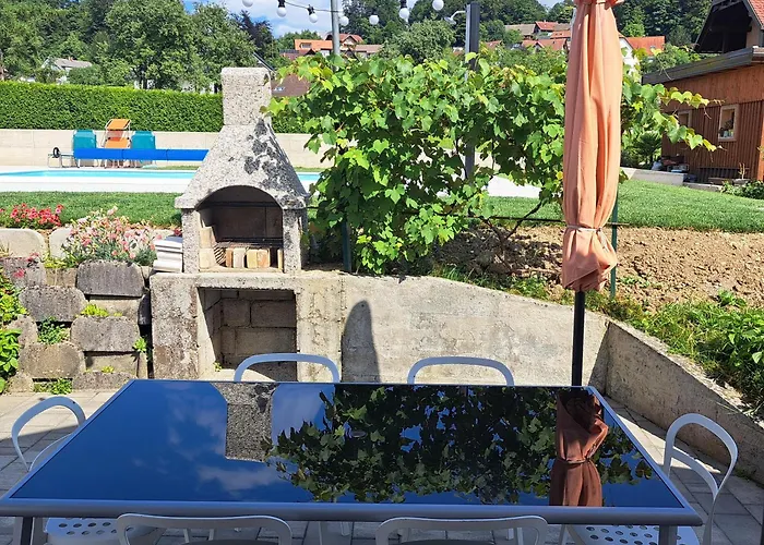 Bukor With Seasonal Pool Apartamento *