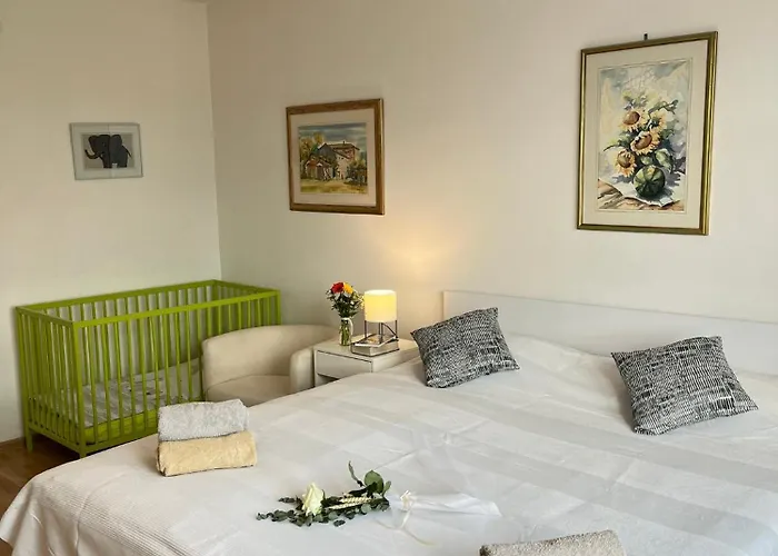 Bukor With Seasonal Pool Apartamento Lukovica pri Domzalah