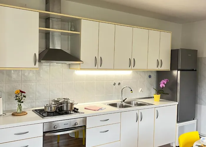 Apartman Bukor With Seasonal Pool