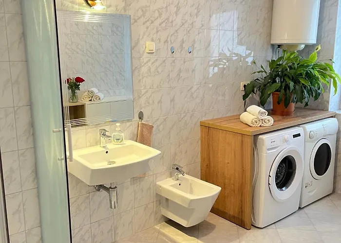 Bukor With Seasonal Pool Apartman