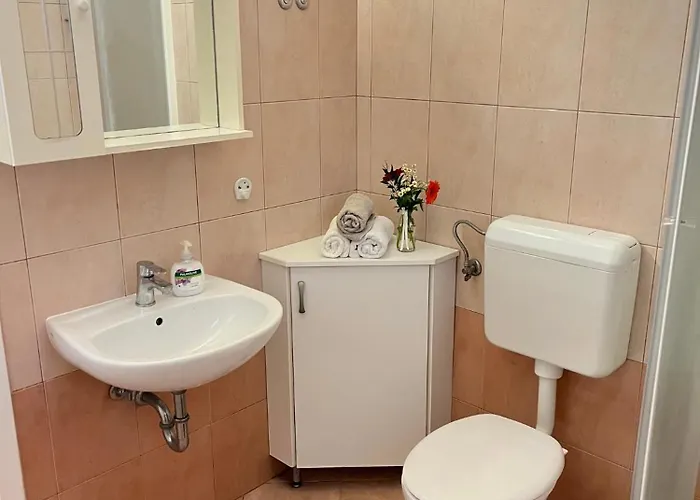 Apartman Bukor With Seasonal Pool *