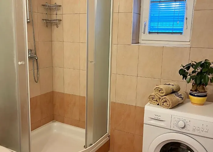 Bukor With Seasonal Pool Apartman