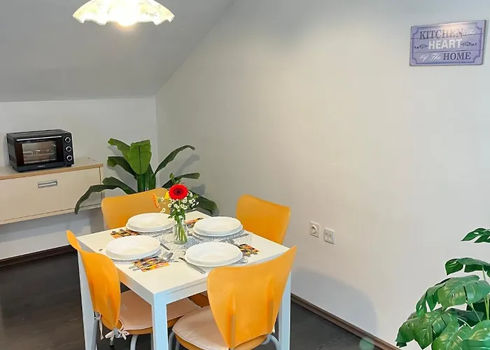 Bukor With Seasonal Pool Apartamento *