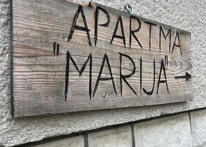 Bukor With Seasonal Pool Apartamento *